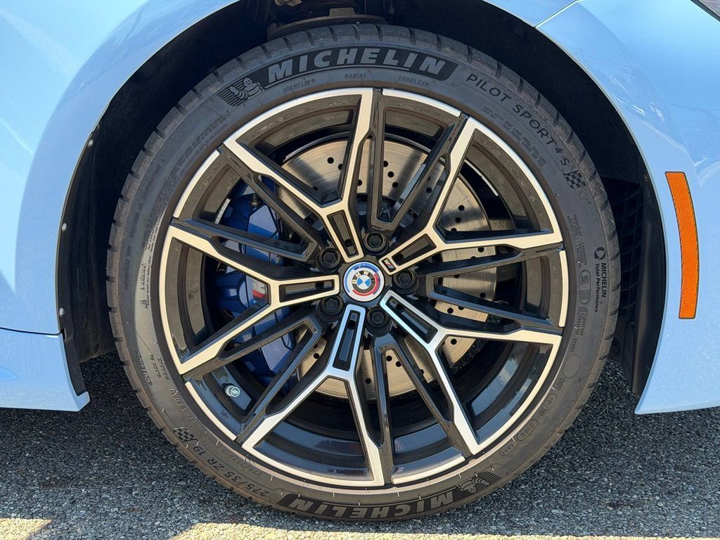 Used 2023 BMW M2 w/ Lighting Package RWD image 9