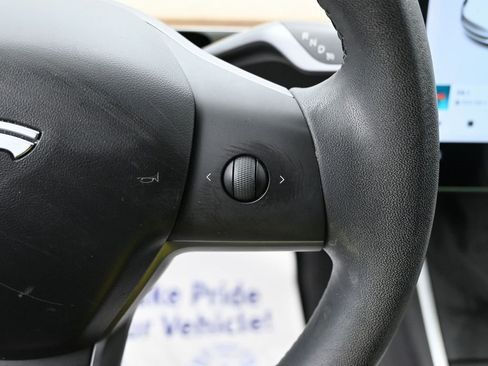 Used 2019 Tesla Model 3 Standard Range Plus image 18