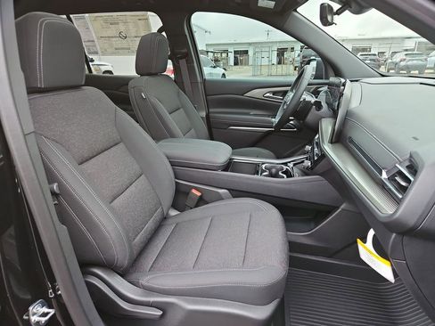 New 2026 Chevrolet Traverse LT w/ Sun and Wheel Package FWD image 20