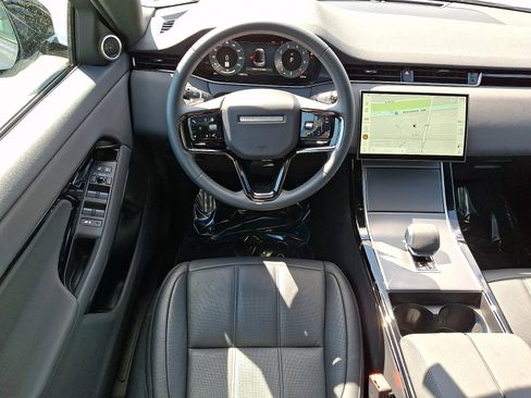 Used 2026 Land Rover Range Rover Evoque S AWD/4WD image 4