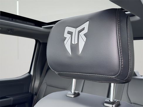 New 2026 Ford F250 Lariat w/ Black Appearance Package image 31