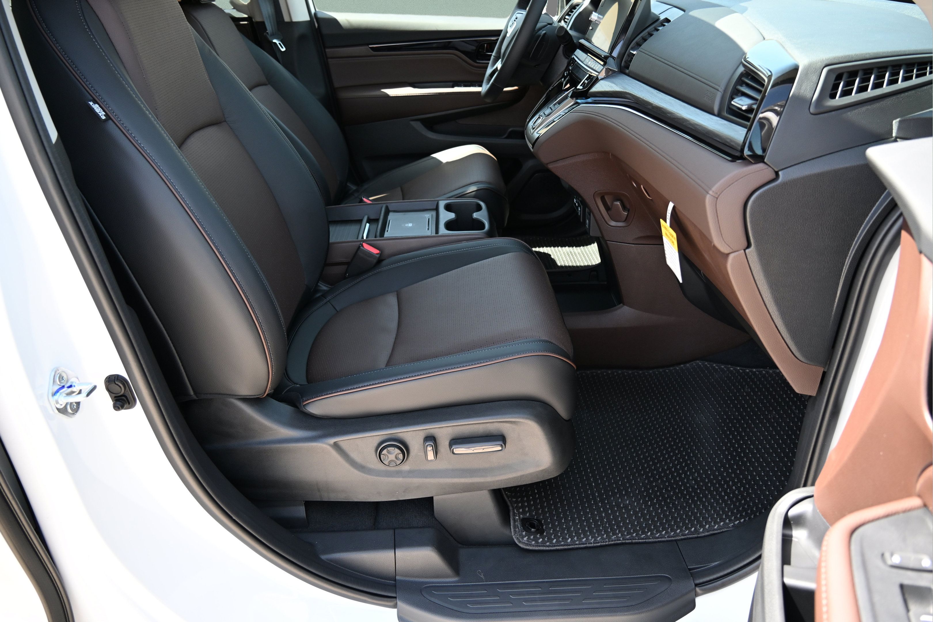 New 2027 Honda Odyssey Elite image 16