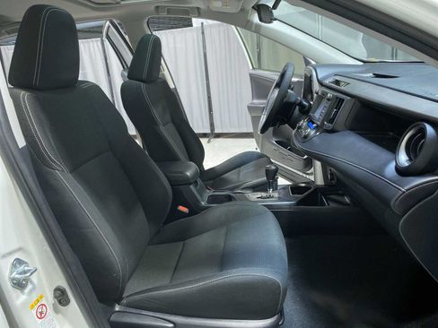 Used 2018 Toyota RAV4 XLE w/ Plus Extra Value Package AWD/4WD image 14