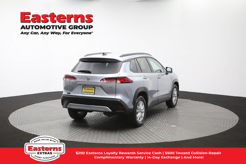 Used 2025 Toyota Corolla Cross LE FWD image 39