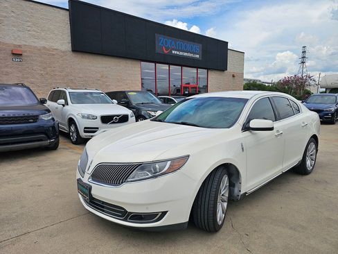 Used 2013 Lincoln MKS FWD image 2