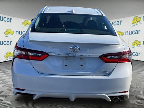 Used 2022 Toyota Camry SE w/ Carpet Mat Package (TMS) image 3