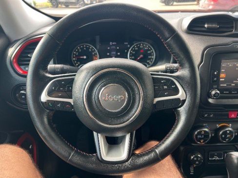 Used 2016 Jeep Renegade Trailhawk w/ Premium Trailhawk Package image 37