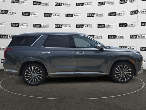 Used 2023 Hyundai Palisade Calligraphy w/ Winter Package FWD image 7