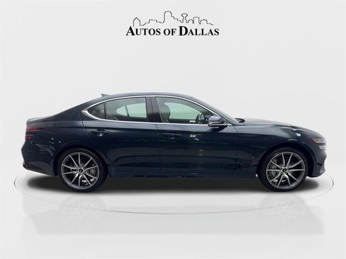 Used 2025 Genesis G70 2.5T image 10