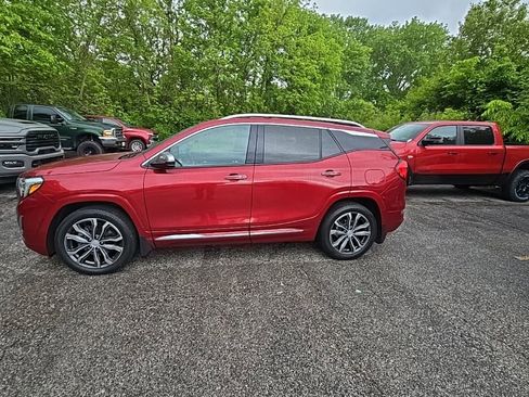Used 2018 GMC Terrain Denali w/ Advanced Safety Package AWD/4WD image 3