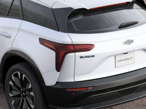 New 2026 Chevrolet Blazer EV SS w/ Performance Package AWD/4WD image 7