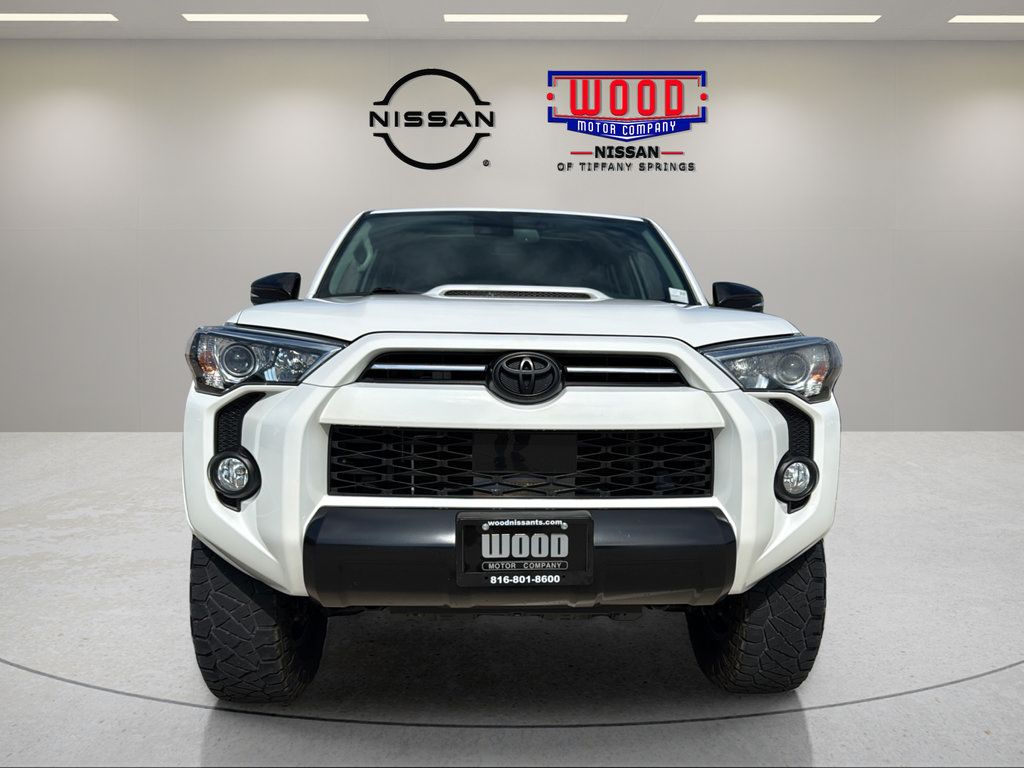 Used 2020 Toyota 4Runner Venture w/ Moonroof Package AWD/4WD image 6