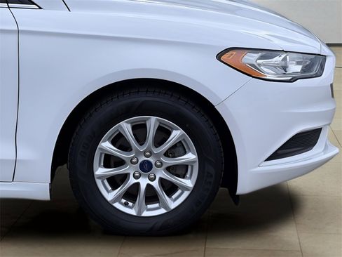 Used 2017 Ford Fusion S image 39