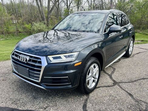 Used 2018 Audi Q5 2.0T Premium Plus w/ Premium Plus Package AWD/4WD image 2