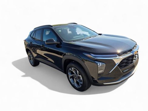 New 2025 Chevrolet Trax LT w/ Driver Confidence Package image 2