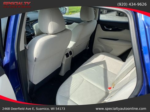Used 2018 Nissan Rogue Sport SV w/ SV Technology Package AWD/4WD image 20