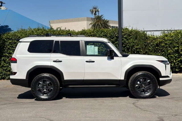 Used 2025 Lexus GX 550 AWD/4WD image 3