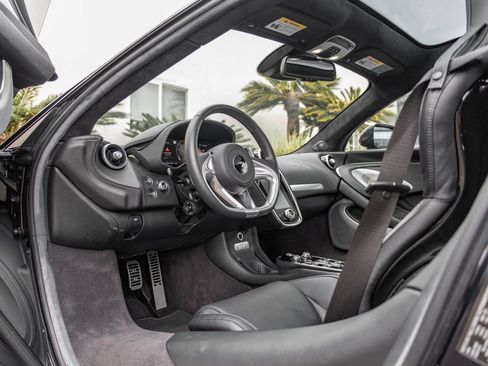 Used 2023 McLaren GT image 7