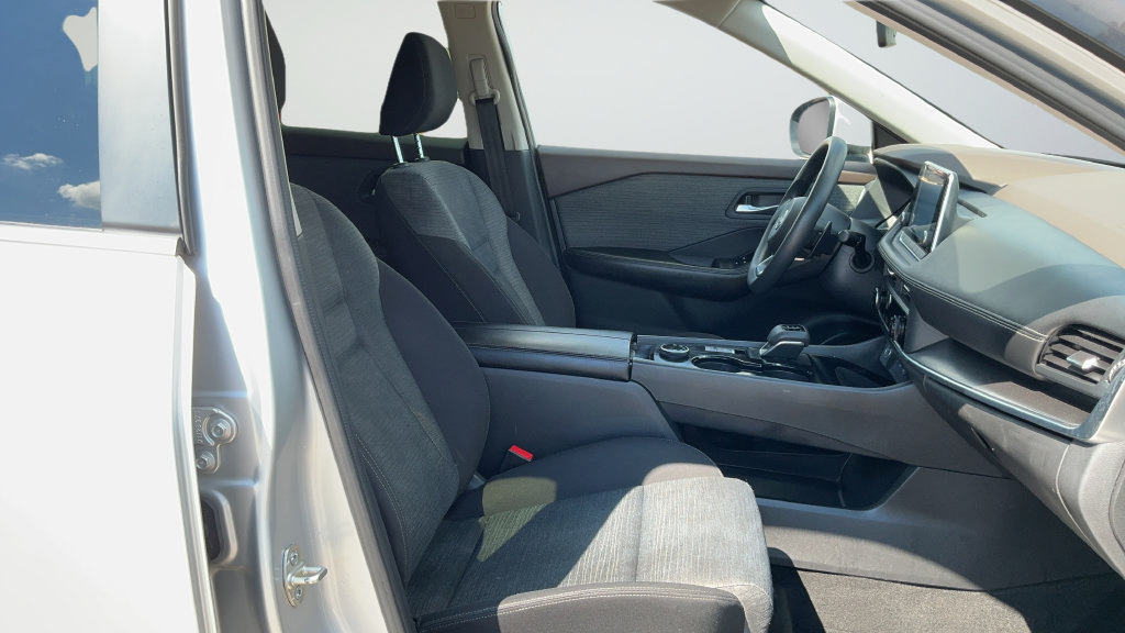 Used 2023 Nissan Rogue SV AWD/4WD image 21