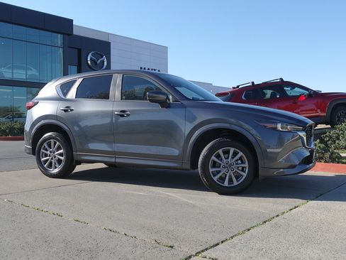 Certified 2025 MAZDA CX-5 AWD 2.5 S w/ Preferred Package image 4