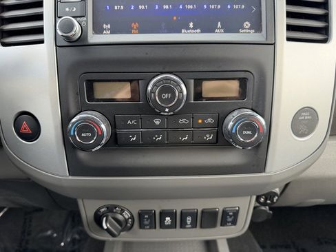 Used 2020 Nissan Frontier SV w/ Midnight Edition Floor Mats image 23