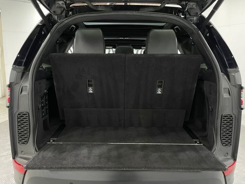 Used 2020 Land Rover Discovery HSE image 27