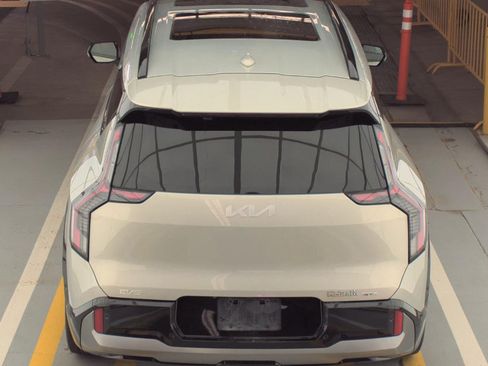 Certified 2024 Kia EV9 GT-Line AWD/4WD image 5