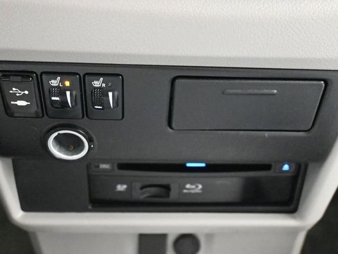 Used 2016 Toyota Sienna XLE image 25