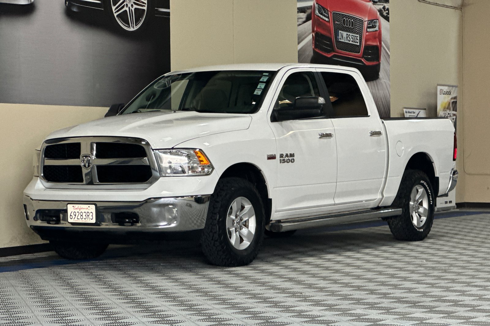 Used 2018 RAM 1500 Classic SLT AWD/4WD image 8