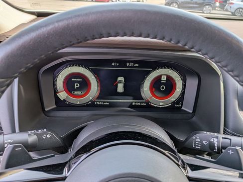 Used 2023 Nissan Rogue Platinum w/ Platinum Premium Package image 11