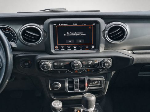 Used 2020 Jeep Wrangler Unlimited Sahara AWD/4WD image 16