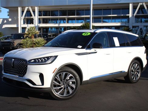 Certified 2025 Lincoln Aviator 2WD image 1