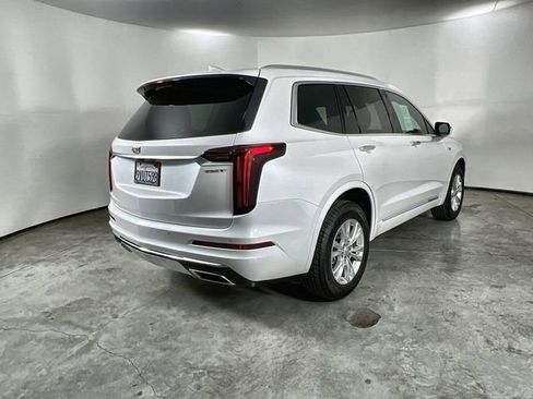 Certified 2025 Cadillac XT6 Luxury image 8