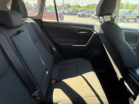 Used 2025 Toyota RAV4 XLE AWD/4WD image 21