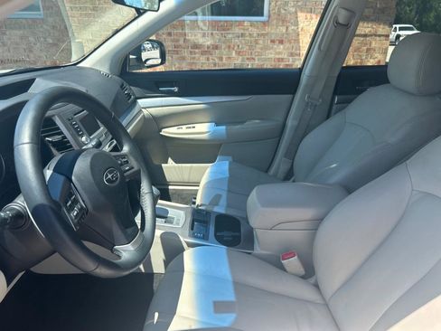 Used 2014 Subaru Outback 2.5i Premium w/ Accessory Value Package (OYT) AWD/4WD image 18