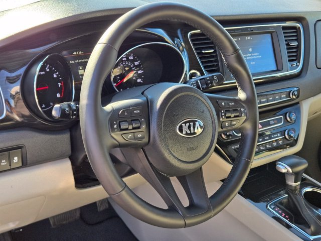 Used 2020 Kia Sedona SX FWD image 19