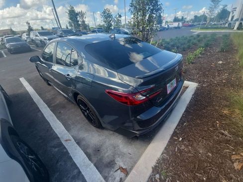 Used 2025 Toyota Camry SE image 10