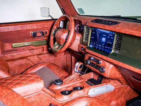 Used 2024 Ford Bronco Black Diamond image 17