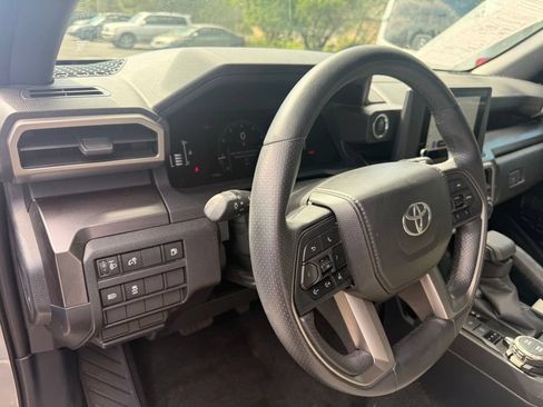 Used 2025 Toyota 4Runner SR5 AWD/4WD image 20