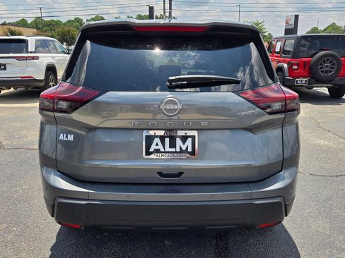 Used 2025 Nissan Rogue SV FWD image 10
