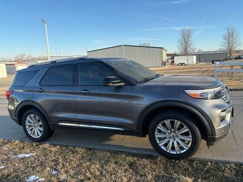 Used 2021 Ford Explorer Limited w/ Hybrid Equipment Group 310A image 3
