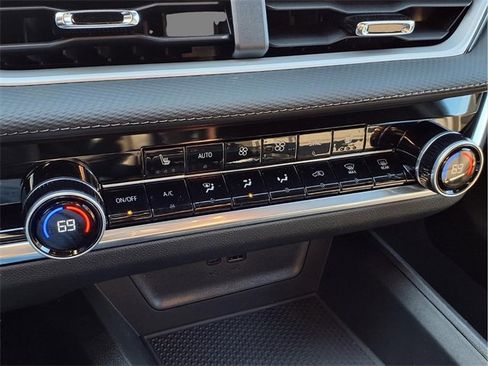 New 2026 Chevrolet Equinox LT w/ Convenience Package II image 9