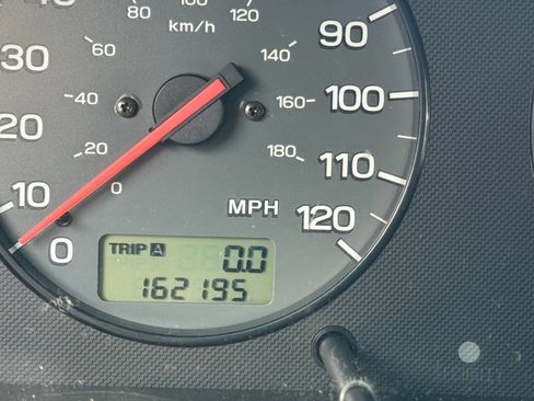 Used 2001 Subaru Legacy L image 10