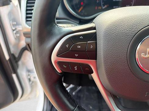 Used 2021 Jeep Grand Cherokee Laredo X AWD/4WD image 30