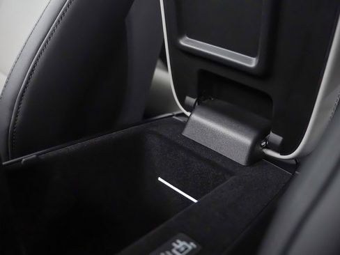 New 2025 Porsche Taycan GTS image 35