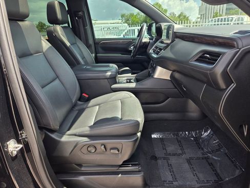 Certified 2022 Chevrolet Tahoe Z71 w/ Luxury Package AWD/4WD image 18