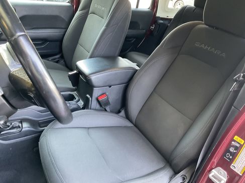 Used 2021 Jeep Wrangler Unlimited Sahara w/ Uconnect 4C Nav & Sound Group image 30