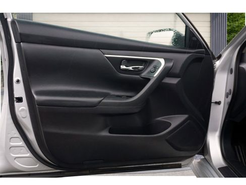 Used 2018 Nissan Altima 2.5 SV image 14