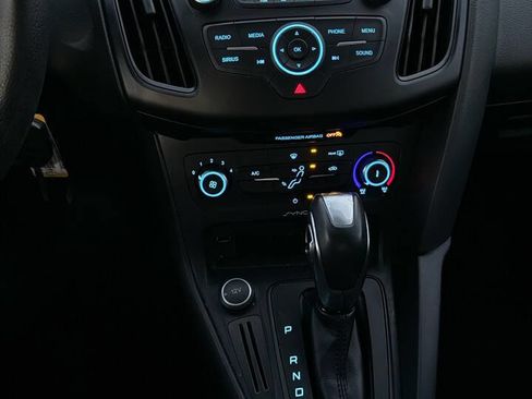 Used 2015 Ford Focus SE image 16