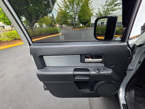 Used 2007 Toyota FJ Cruiser 4WD image 43